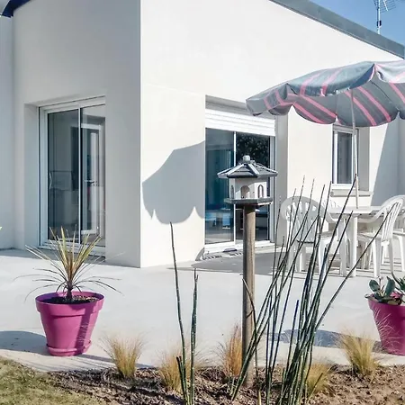 3 Bedroom Beautiful In Matignon